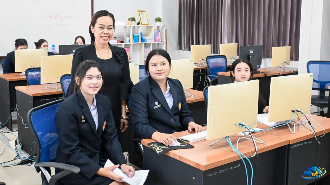  ดร.สุธาสินี คงทอง เป็นประธานในเปิดการแข่งขันทักษะวิชาชีพ แผนกวิชาการจัดการ